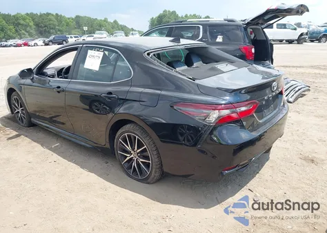 2022 Toyota Camry Se z USA, uszkodzony, nr VIN 4T1G11AK3NU686869